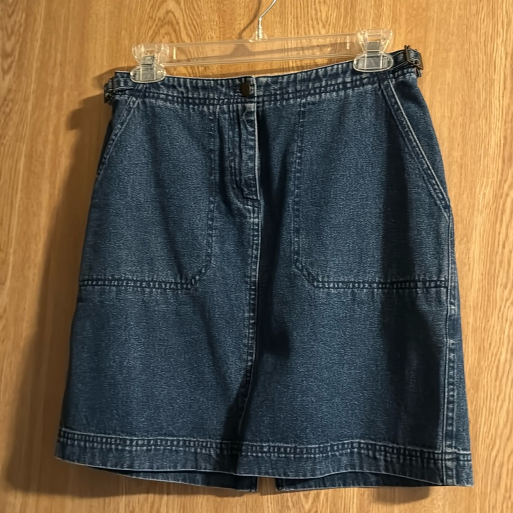 Petite sophisticate denim skirt size 4